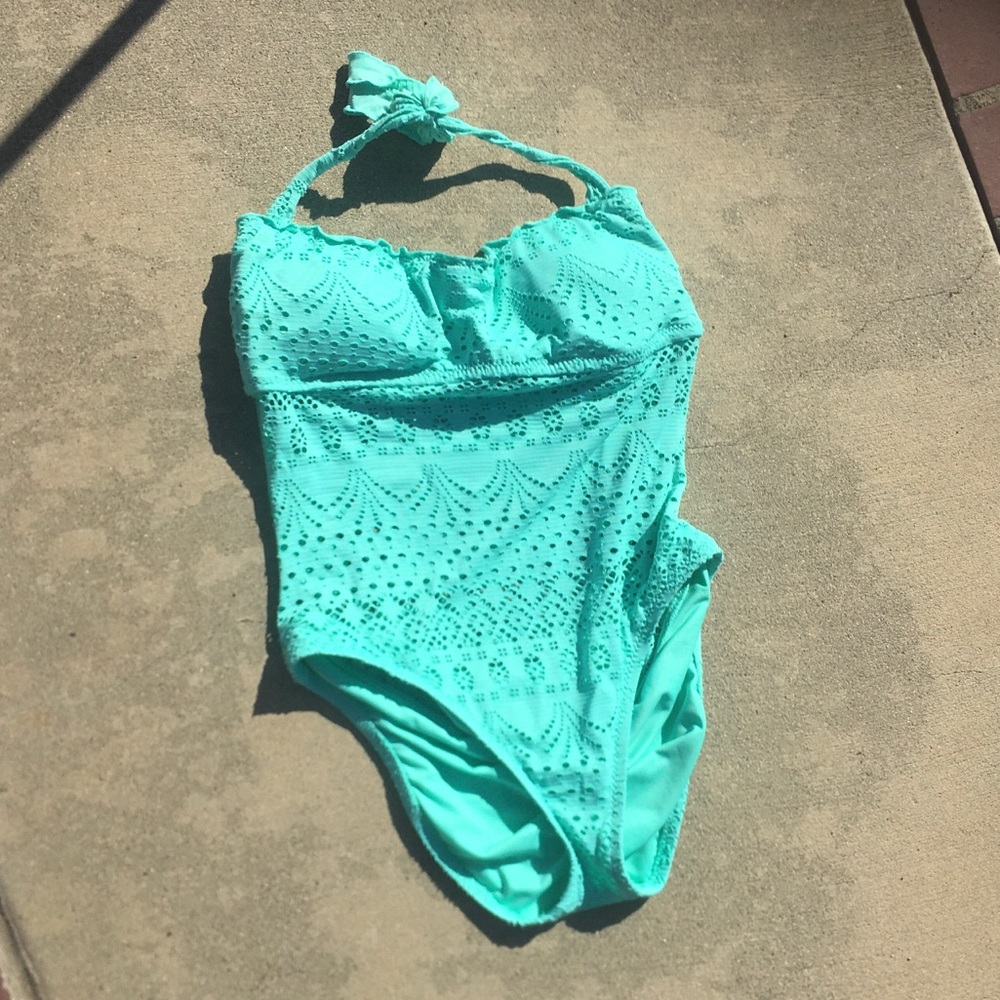 Beautiful Large Mossimo bathing suit